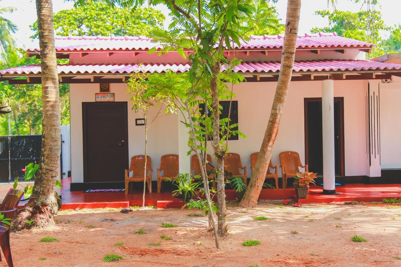 Hikka Surf Hostel Hikkaduwa Εξωτερικό φωτογραφία