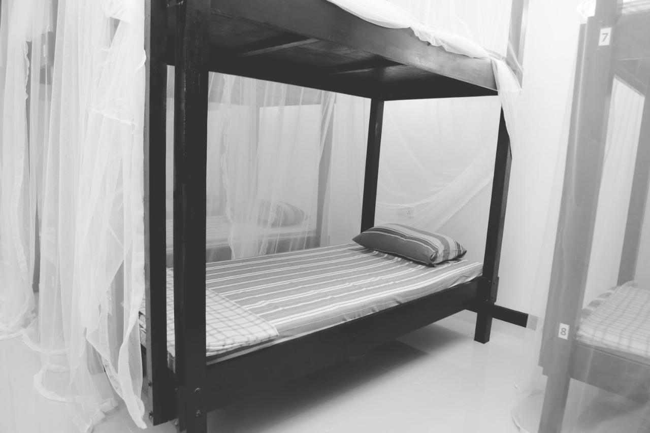 Hikka Surf Hostel Hikkaduwa Εξωτερικό φωτογραφία